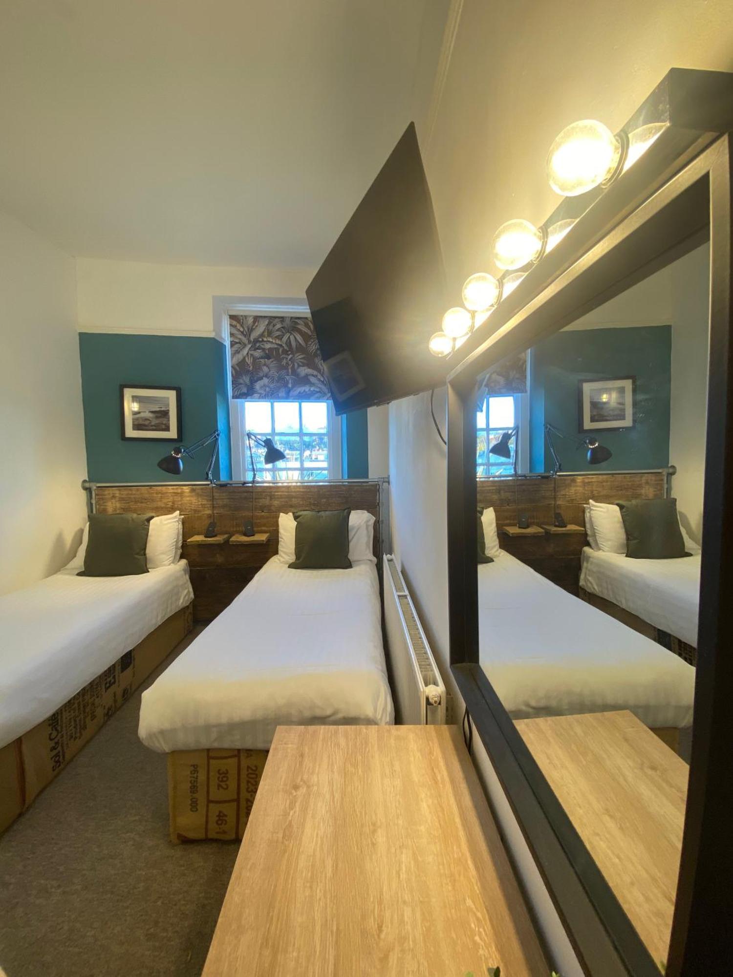 Hotel The Admiral à Hove Extérieur photo